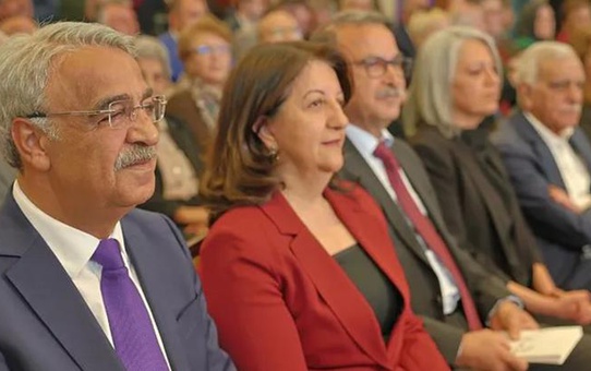 Yeşil Sol Parti, milletvekili adaylarını YSK'ya sundu! İşte isim isim, il il liste