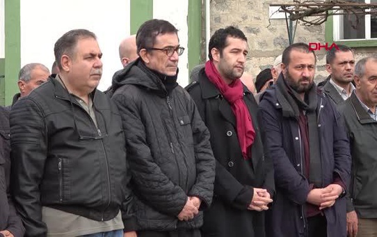 ÜNLÜ YÖNETMENİN ANNESİ ÇANAKKALE'DE TOPRAĞA VERİLDİ
