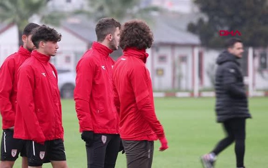 Samsunspor kaptanı Osman Çelik: Süper Lige lider olarak çıkmak istiyoruz