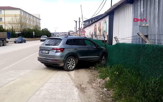 Bursa'da Kalp Krizi Geçiren Sürücü İş Yerinin Koruma Tellerine Çarptı, Hayatını Kaybetti