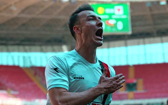 Eskişehirspor, Lider Yeni Mersin İdman Yurdunu Mağlup Ederek Ligde Kalma Umutlarını Sürdürdü