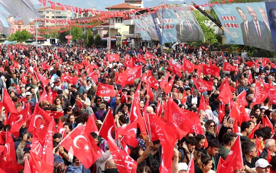 CHP Denizli İl Teşkilatından 50 Kişi Miting Alanına Alınmadıkları İddiasıyla İstifa Etti