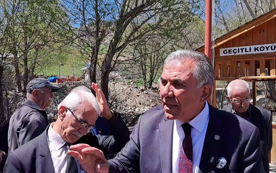 Eski CHP Milletvekili Ramazan Kerim Özkan Artvin'de seçim çalışmalarına katıldı