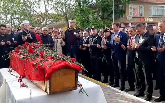 Kalp krizinden hayatını kaybeden belediye başkanı toprağa verildi