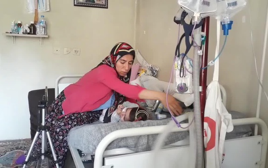İYİ Parti Osmaniye Milletvekili Adayı Prof. Dr. Elif Loğoğlu, SMA hastası Sevgi bebeği ziyaret etti