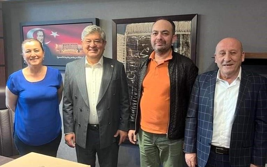 AK Parti Aydın Milletvekili Rıza Posacı, seçim öncesi ekibiyle vedalaştı