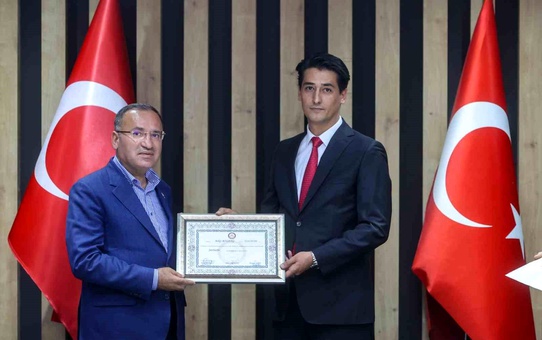Bakan Bozdağ ve AK Parti Şanlıurfa milletvekilleri mazbatalarını aldı
