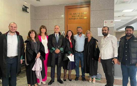 Avukat Efkan Bolaç, 'cumhurbaşkanına hakaret' suçlamasıyla yargılandığı davada beraat etti