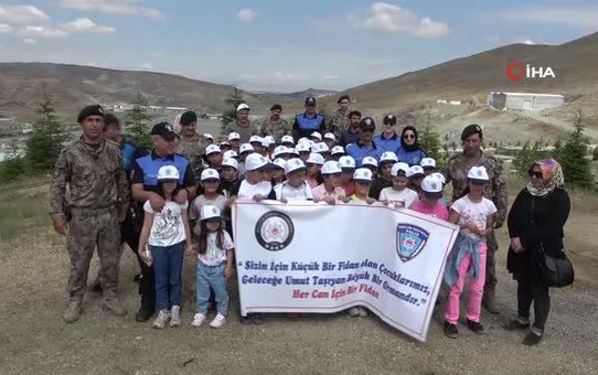 Malatya'da depremde hayatını kaybeden her çocuk için bir fidan dikildi