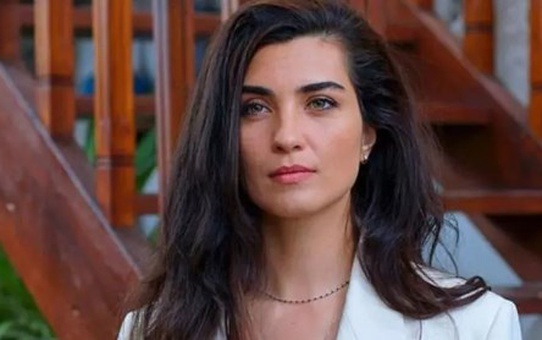 Tuba Büyüküstün Kimdir? Kaç Yaşında, Boyu Kaç? Evli mi?