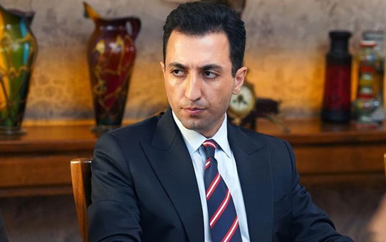 Yalı Çapkını dizisi oyuncuları Doğukan Polat ve Selen Özbayrak birlikte görüntülendi