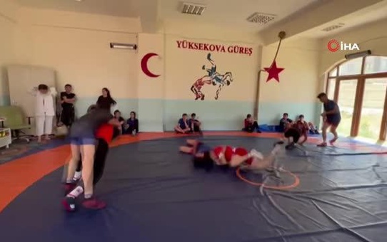 Yüksekovalı güreşçiler dünya şampiyonasına hazırlanıyor