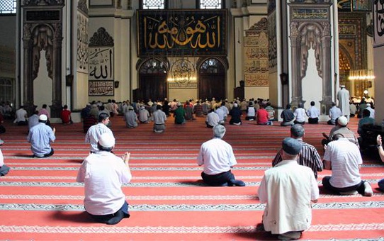 Aydın Bayram Namazı Saat Kaçta? Bayram Namazı Nasıl Kılınır?