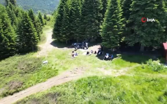 Binlerce vatandaş Uludağ'a akın etti