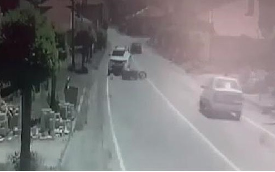 Sivas'ta Kamyonet ile Motosiklet Çarpıştı: 2 Ölü