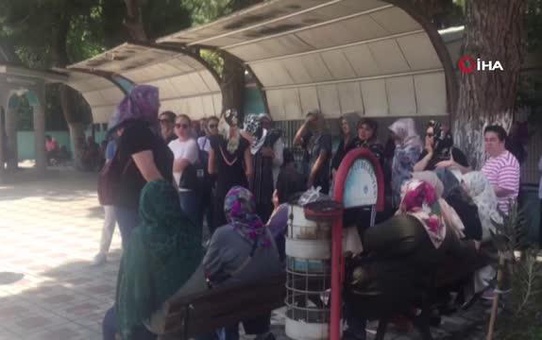 Kazada hayatını kaybeden genç öğretmen Turgutlu'da toprağa verildi
