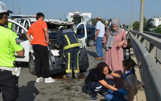 Serik'te trafik kazası: 1 ölü, 4 yaralı