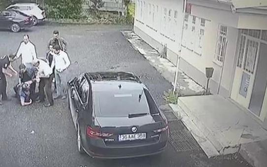 Kaymakamın koruma polisi gazeteciyi darbetti, soruşturma başlatıldı