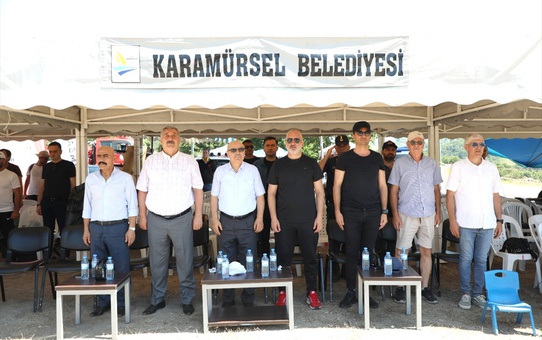 Karamürsel'de Geleneksel Atıcılık Yarışması Düzenlendi