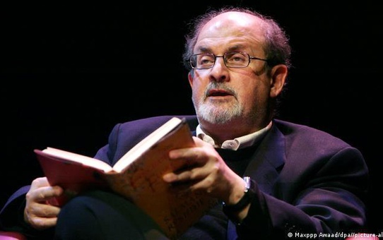 Salman Rüşdi'ye Alman Kitap Yayımcıları Birliği Barış Ödülü