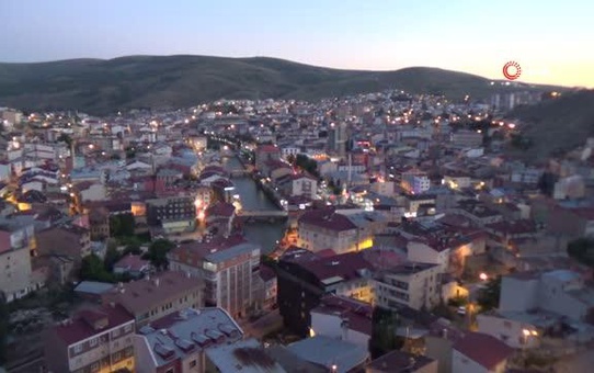 Bayburt Kalesi'nde Şair Zihni Şiir Gecesi
