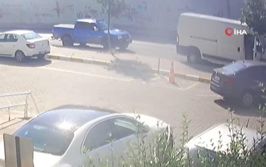 Komşuların silahlı, bıçaklı otopark kavgası kamerada