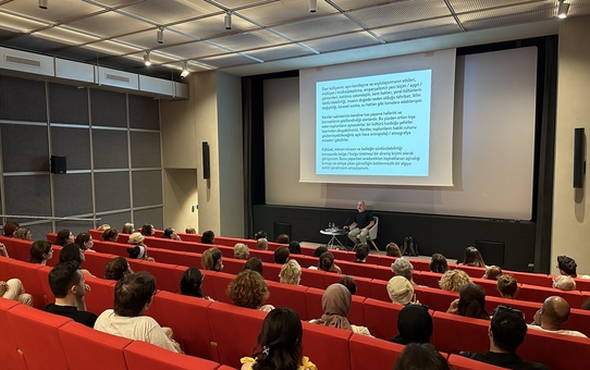 İstanbul Modern'de Sanatçı Buluşmaları Başladı