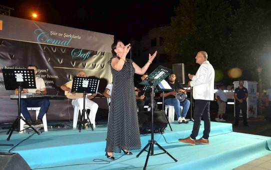 Cemal Safi'nin Şiir ve Şarkılarıyla Anma Gecesi Akçay'da Gerçekleşti