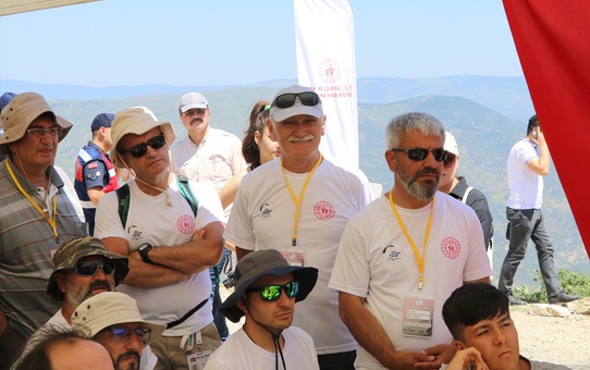 Samsun'da 63 yaşındaki Reşat Korkmaz, yamaç paraşütü sporuna tutkusuyla devam ediyor