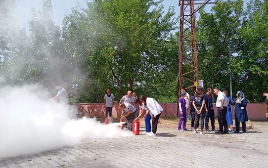 Alaçam Devlet Hastanesinde Yangın ve Tesis Tahliye Tatbikatı Yapıldı
