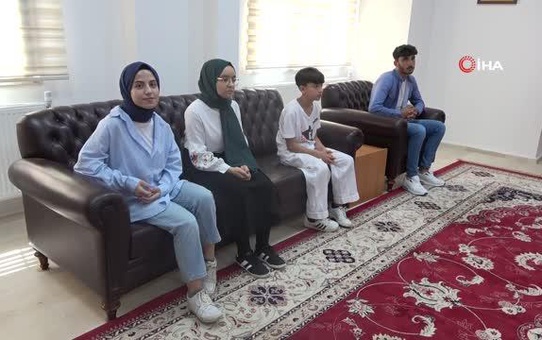 Vali Gündüzöz, YKS ve LGS'de dereceye giren öğrencileri ödüllendirdi