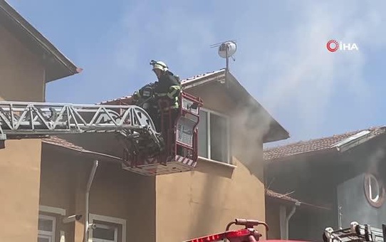 Spotçuda çıkan yangın iş merkezini küle çeviriyordu