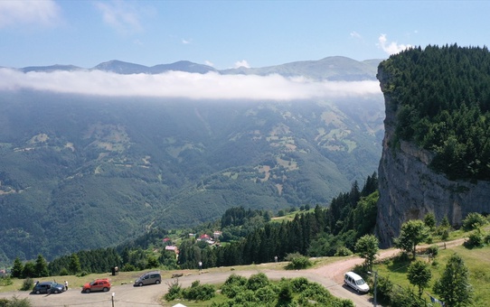Trabzon'un Şahinkaya Köyü doğa tutkunlarını cezbediyor