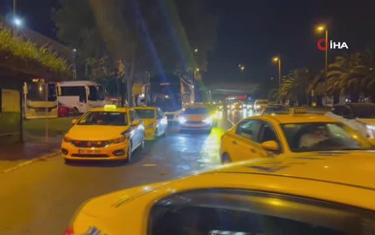 İstanbul'da Taksiciler Zam İstedi
