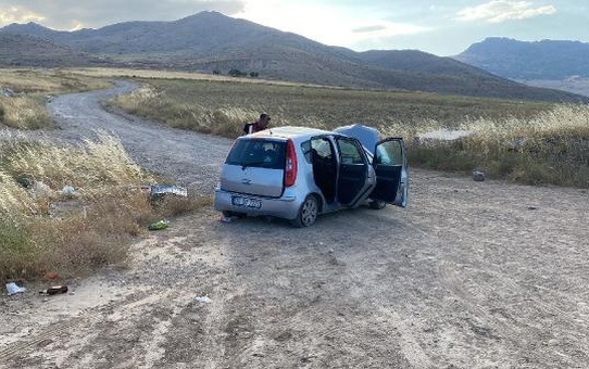 Konya'da Otomobil Kazasında 2 Kişi Hayatını Kaybetti, 1 Kişi Yaralandı