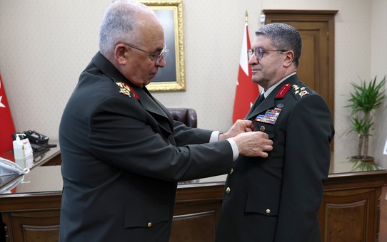 Kara Kuvvetleri Komutanlığı'nda Görev Değişimi