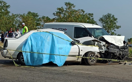 Bursa'da trafik kazasında 2 kişi öldü, 1 kişi yaralandı