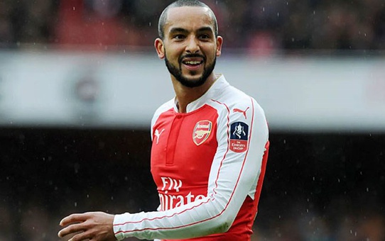 Arsenal'in efsane futbolcusu Theo Walcott, futbolu bıraktı