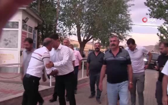 Varto Kaymakamı Güder'e veda yemeği