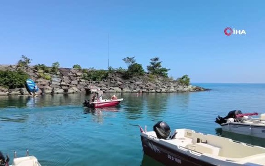 Arhavi'de kaybolan balıkçı için bekleyiş sürüyor