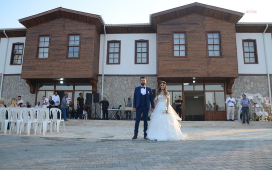 Kırşehir Belediyesi Bağbaşı Kültür Evi'nde düğün