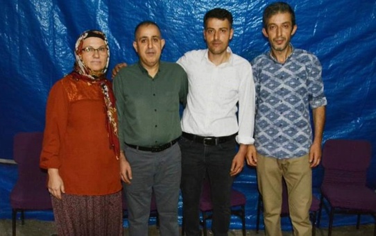 Aynı evden 4 kişi EYT'den emekli oldu! İlk maaşlarıyla bütün köye yemek dağıttılar