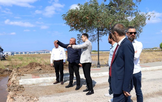 AK Parti İl Başkanı ve heyeti, sel felaketinin yaşandığı Geyikli beldesini ziyaret etti