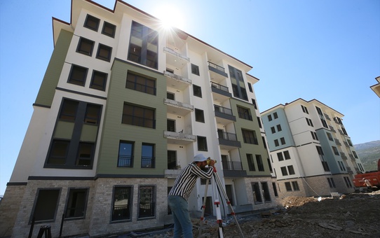 Gaziantep İslahiye'deki TOKİ Projesinde Dış Cephe İşlemleri Tamamlandı