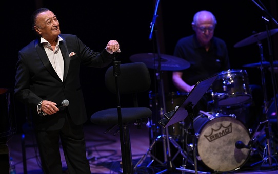 30. İzmir Avrupa Caz Festivali Frank Sinatra konseriyle başladı