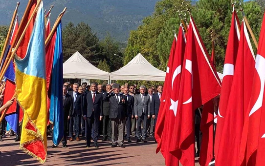 Kocaeli Valisi Seddar Yavuz, Gaziler Günü Yemeği'ne katıldı