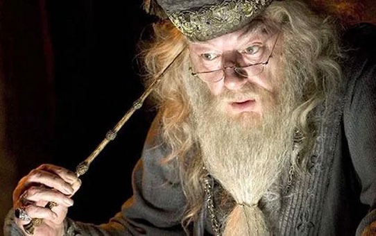 Harry Potter Serisinin Ünlü Oyuncusu Sir Michael Gambon Hayatını Kaybetti
