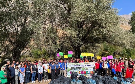 Tunceli'de Munzur Gözeleri'nde Çevre Temizliği Yapıldı