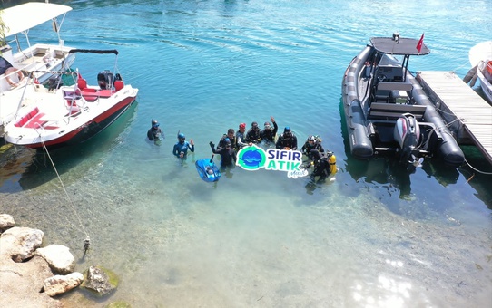Azmak Nehri'nde Çevre ve Dip Temizliği Yapıldı