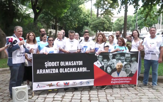 İzmirli Sağlıkçılardan Sağlık Bakanı Koca'ya 'Sağlıkta Şiddet' Tepkisi: 'Canımıza Kasteden Bu Sorunlarımıza Karşı Sadece Tweet Atmakla mı...
